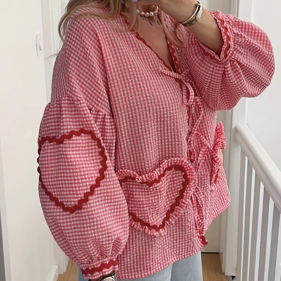 Heart Patch Plaid Pattern Bowtie Lantern Sleeve Picnic Blouse - Picture 2 of 4